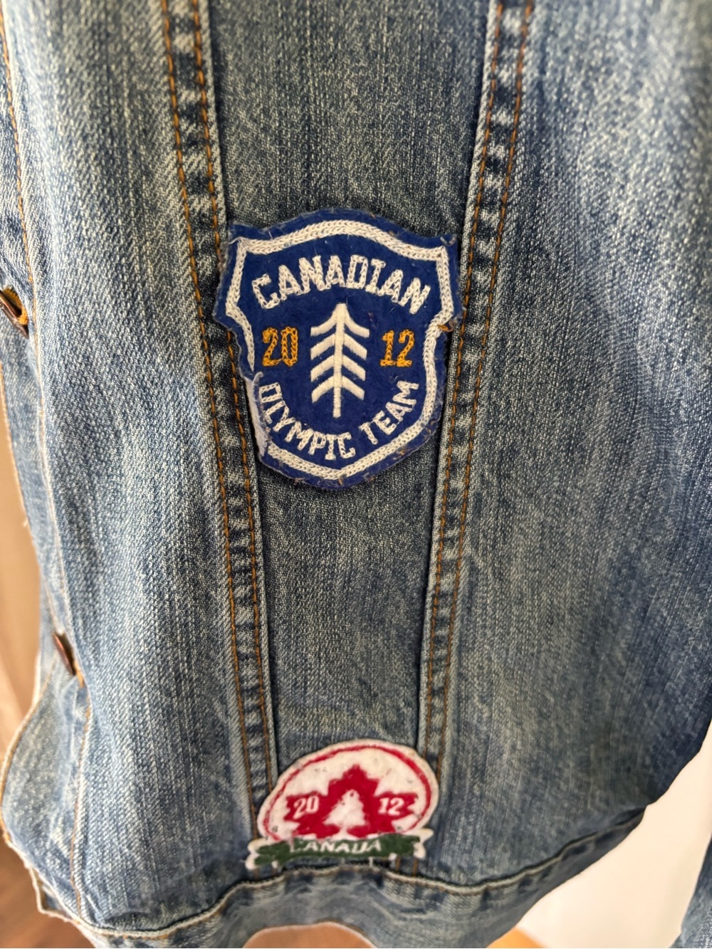 Hudson Bay Co. 2012 CollectableVintage Olympic Denim Jacket/ Canadian Patches
Lg - Picture 4 of 10